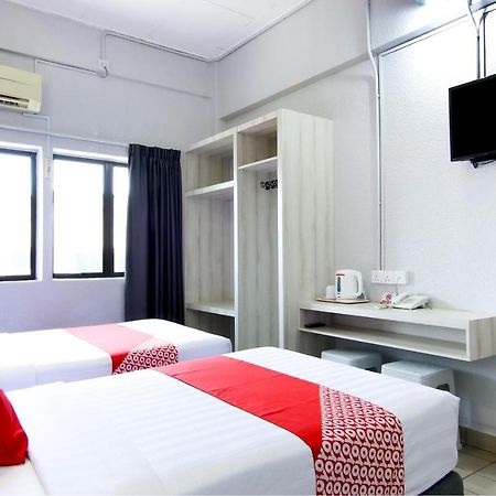 Oyo 89846 Lotus Inn Hotel Malacca Exteriér fotografie